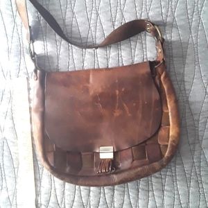 Vintage 1970s leather crossbody bag